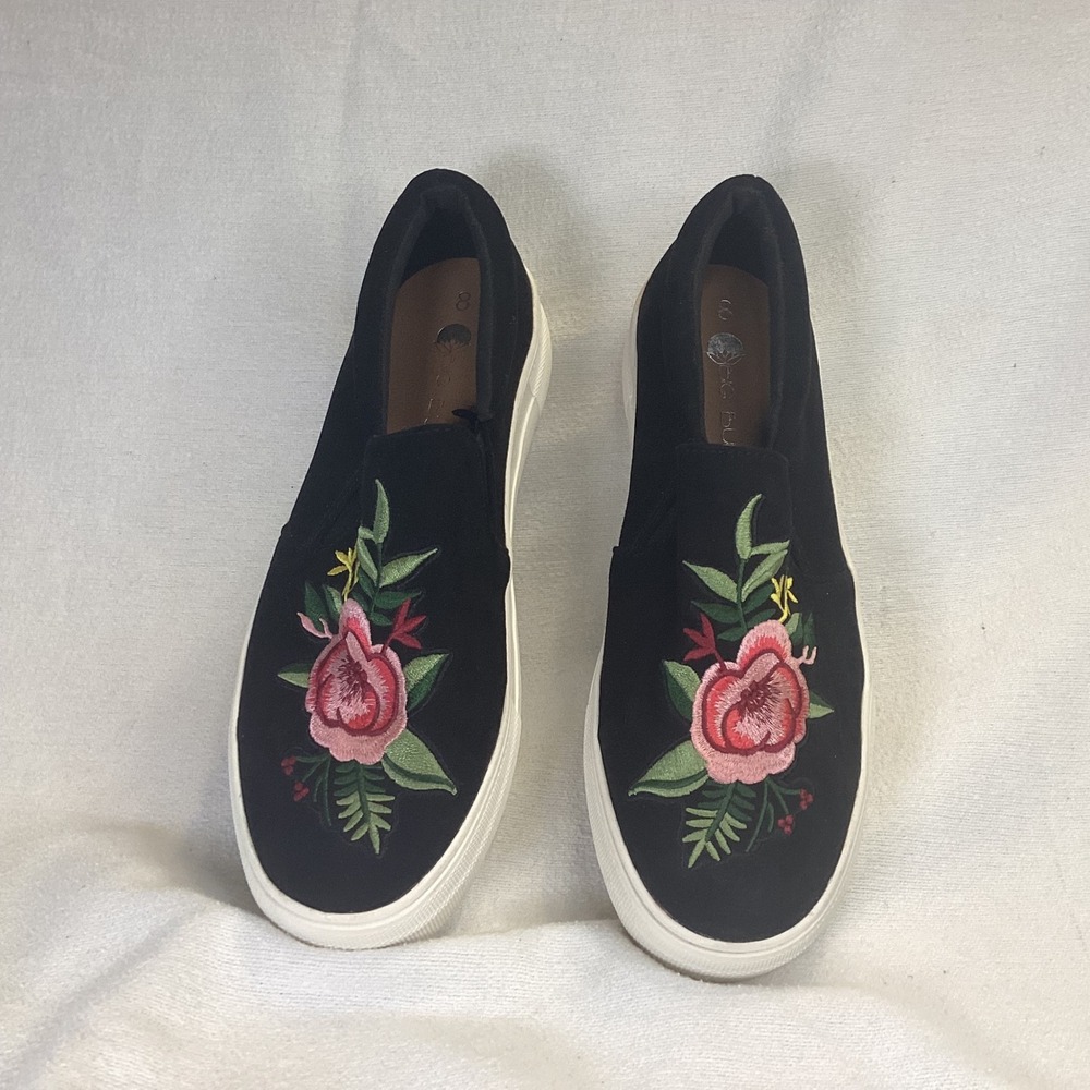 Big Buddha Womens Floral Embroidered Platform Slip On Sneaker Black White Size 8